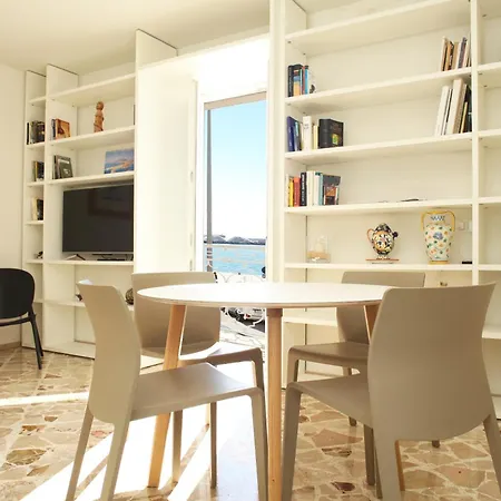 Fronte Porto Appartement